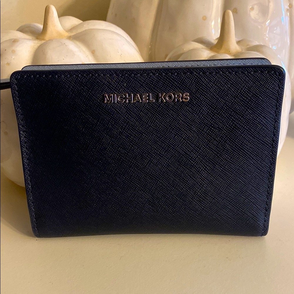 Michael Kors brand new with no tag saffiano leather wallet